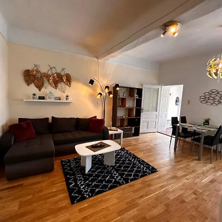 Anna Apartment *